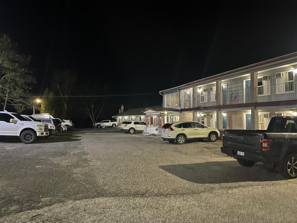 Old Mill Motel Blind River Экстерьер фото