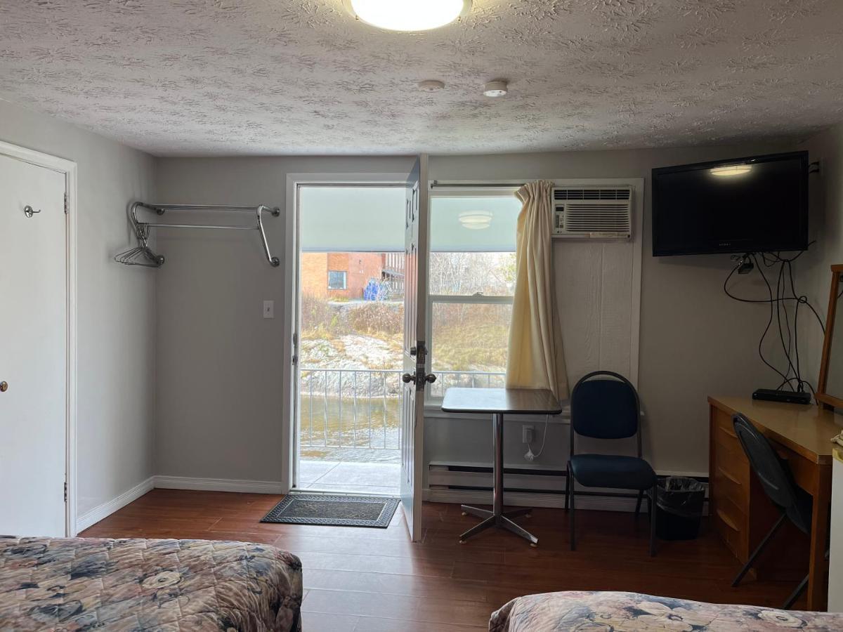 Old Mill Motel Blind River Экстерьер фото