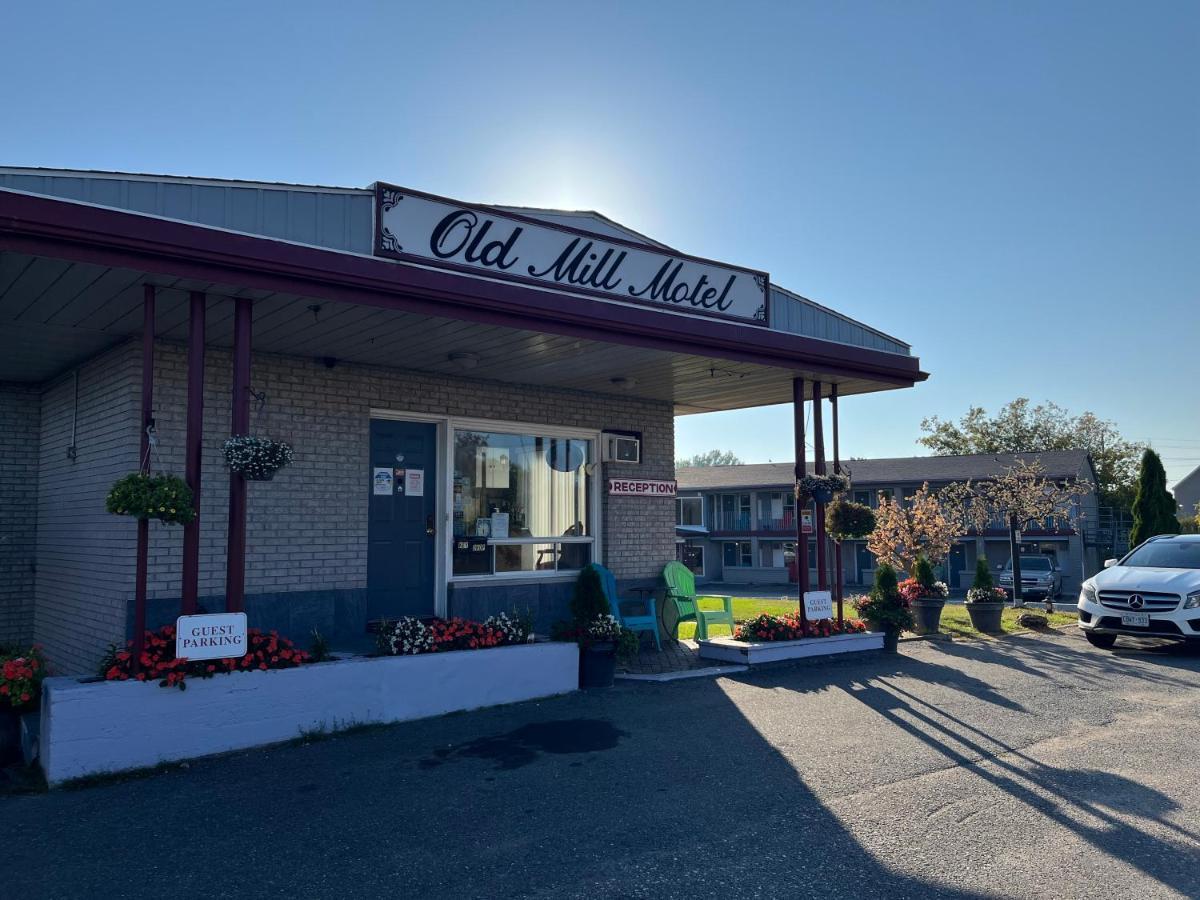 Old Mill Motel Blind River Экстерьер фото